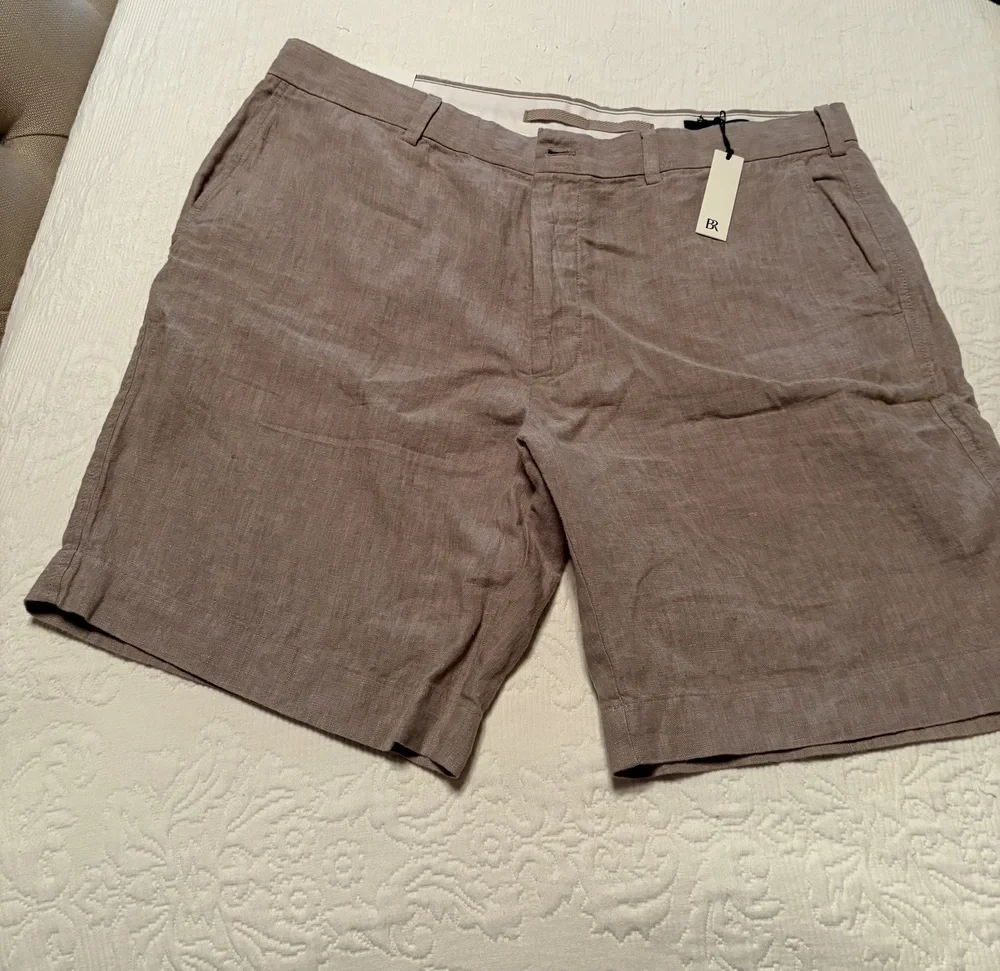 Banana Republic Men 9 inches Linen Shorts, Sz 38, new whit tag